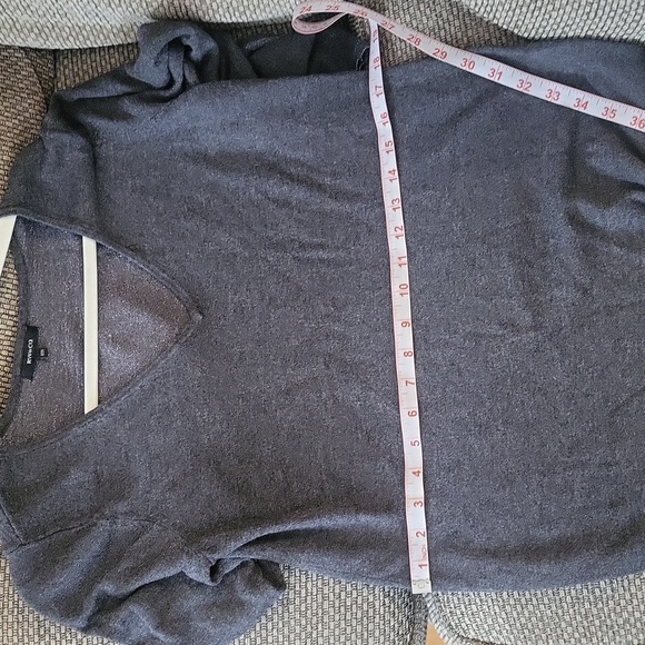 RW&CO sweater v neck - Picture 7 of 8